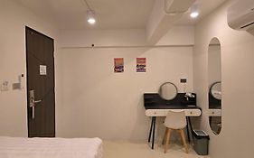 Tuk Tuk Hostel
